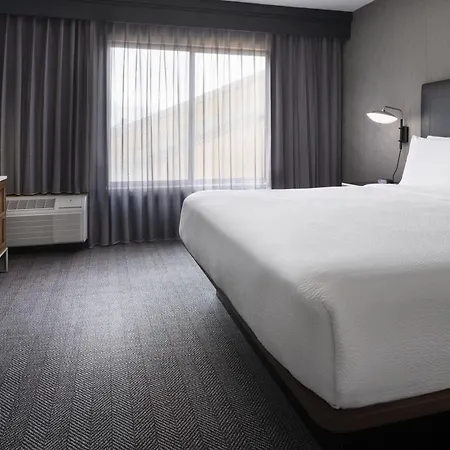 Courtyard By Marriott San Mateo Foster City Hotel Exterior photo