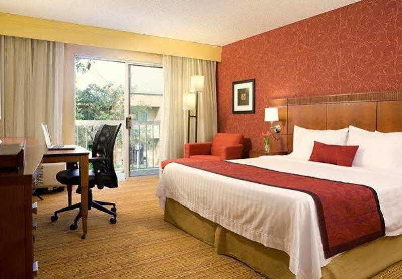 Courtyard By Marriott San Mateo Foster Hotel Foster City